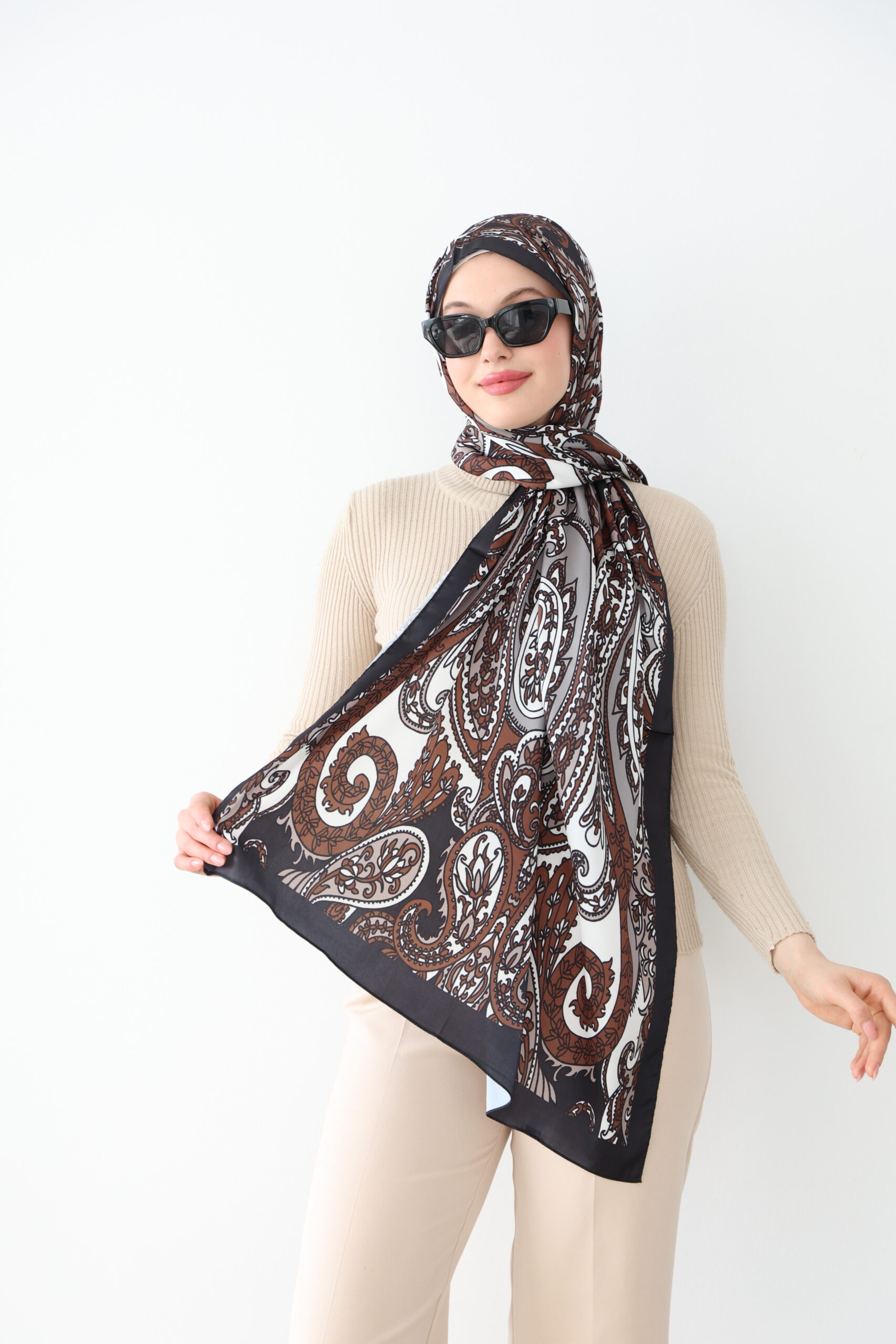 Antrasit Etnik Desen Lüks Saten İşlemeli Şal